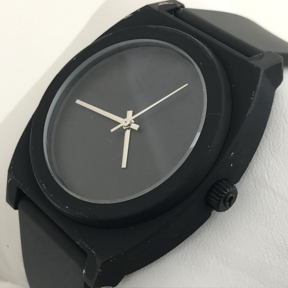 Nixon Other - Nixon Minimal Men Watch Black Rubber Band WR 100M